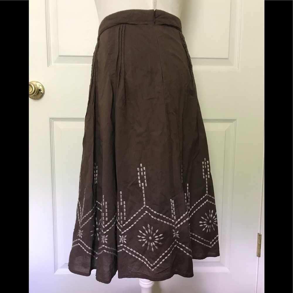 Pretty Brown Skirt w/Embroidery at bottom - Picture 4 of 4